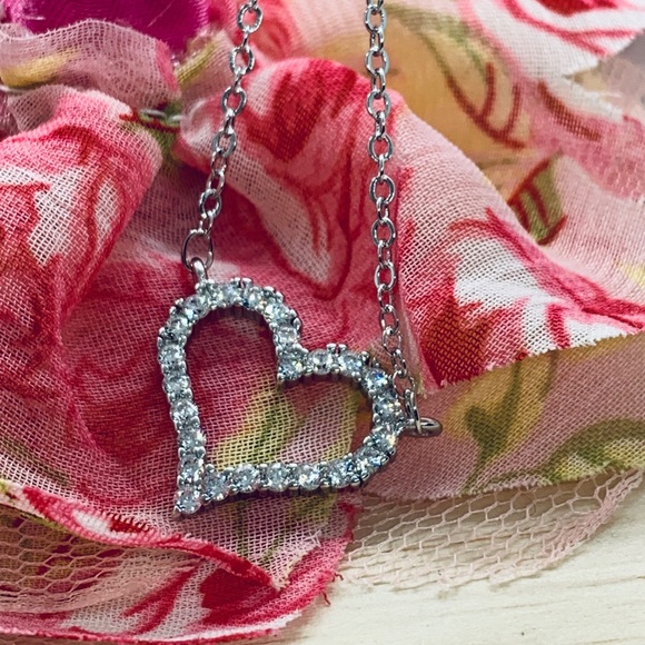 🌟 Silver 925 CZ Heart Necklace - Picture 5 of 5